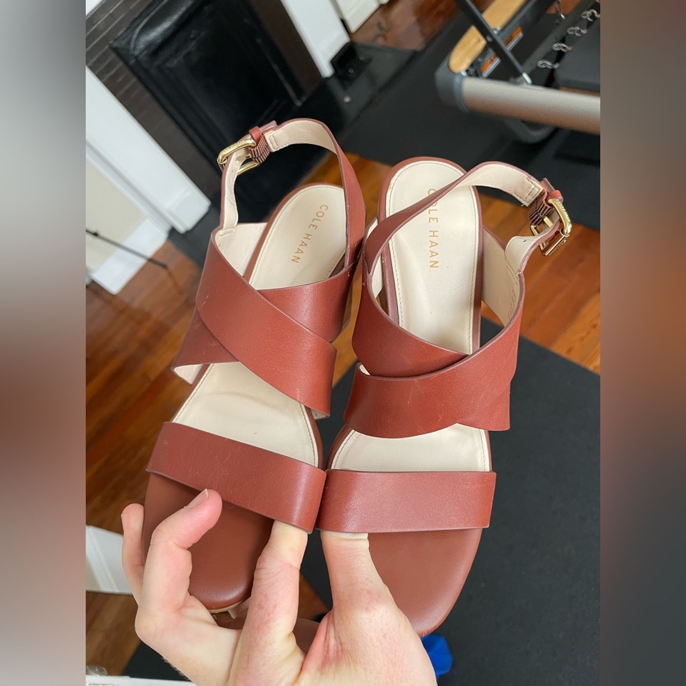Cole haan cushioned heels sz 6.5